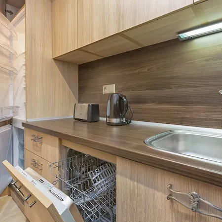 Argisht Partez & Bar Rebls Golden Sands