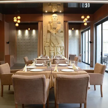 Argisht Partez & Bar Rebls Złote Piaski