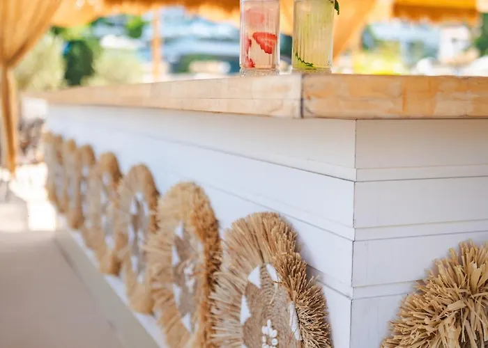 Argisht Partez & Bar Rebls 4* Aranyhomok