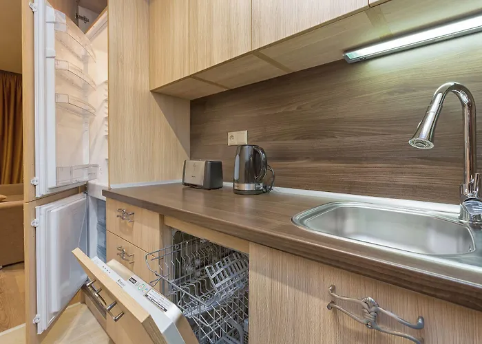 Argisht Partez & Bar Rebls Aranyhomok